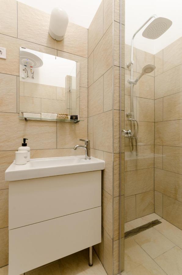 Apartment Cosy In Party District Ak20s Budapest
